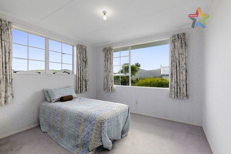 Photo of property in 15 Mossburn Grove, Kelson, Lower Hutt, 5010