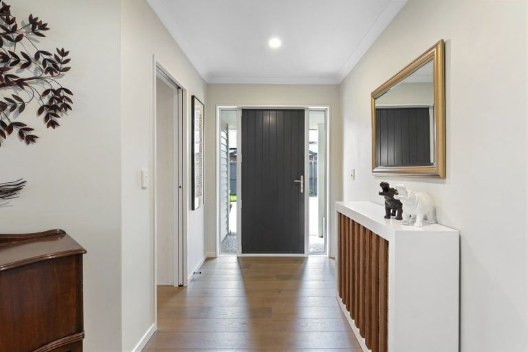 Photo of property in 42 Westpark Drive, Burnside, Christchurch, 8053