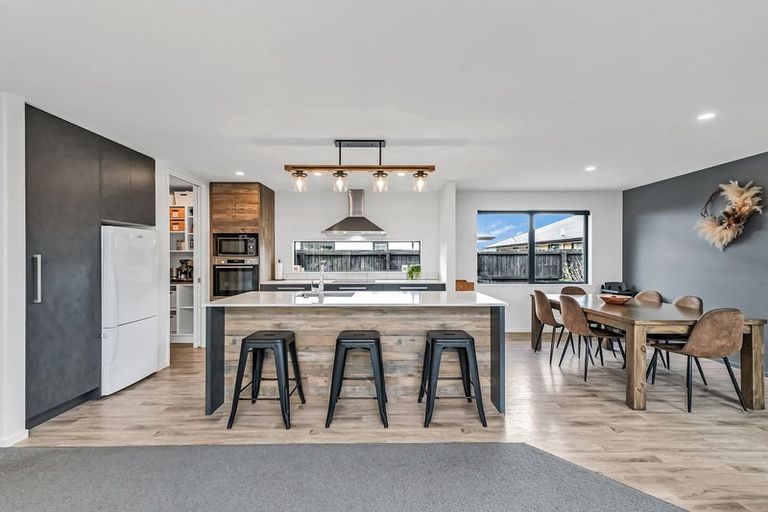 Photo of property in 3 Guyon Street, Marshland, Christchurch, 8083