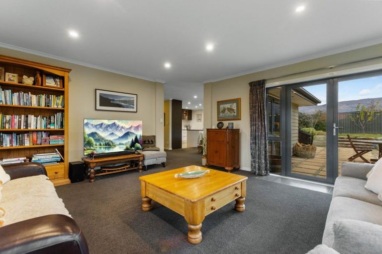Photo of property in 5 Ethereal Crescent, Mount Pisa, Cromwell, 9383
