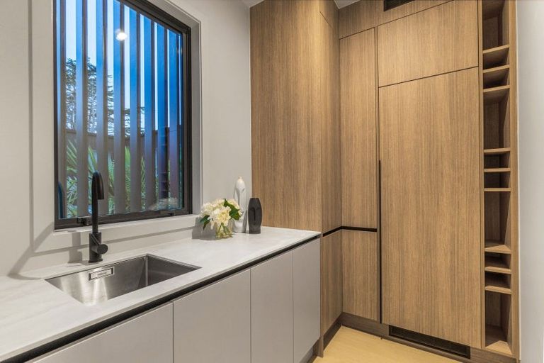 Photo of property in 201c Hurstmere Road, Takapuna, Auckland, 0622