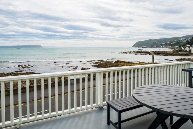 Photo of property in 31 Sunset Parade, Plimmerton, Porirua, 5026