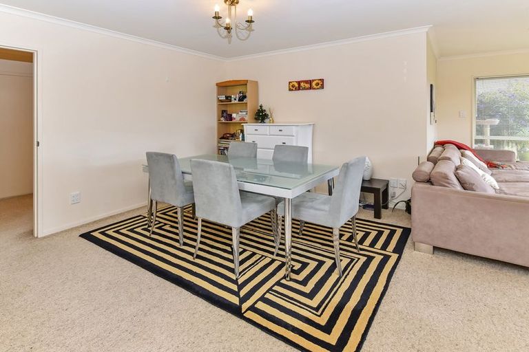 Photo of property in 21 Emmerdale Avenue, Papakura, 2110