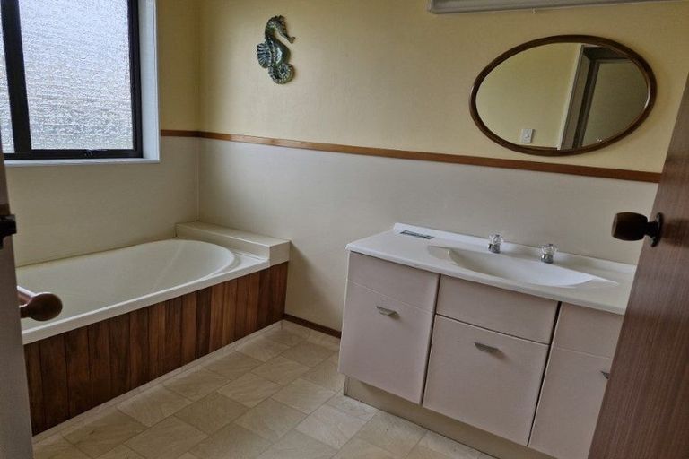 Photo of property in 6 Carver Place, Lynmouth, New Plymouth, 4310