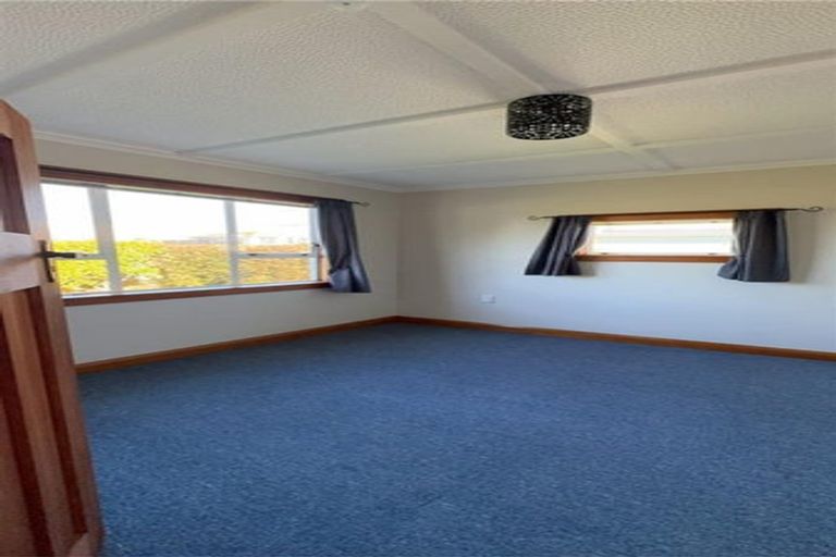 Photo of property in 5 Maratahu Street, Westown, New Plymouth, 4310