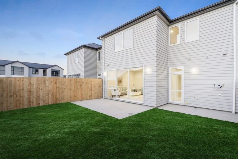 Photo of property in 12 Kapia Drive, Takanini, 2112