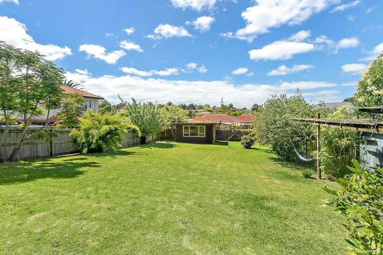 Photo of property in 3179 Great North Road, New Lynn, Auckland, 0600