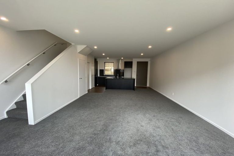 Photo of property in 4/62 Spenmoor Street, Newlands, Wellington, 6037