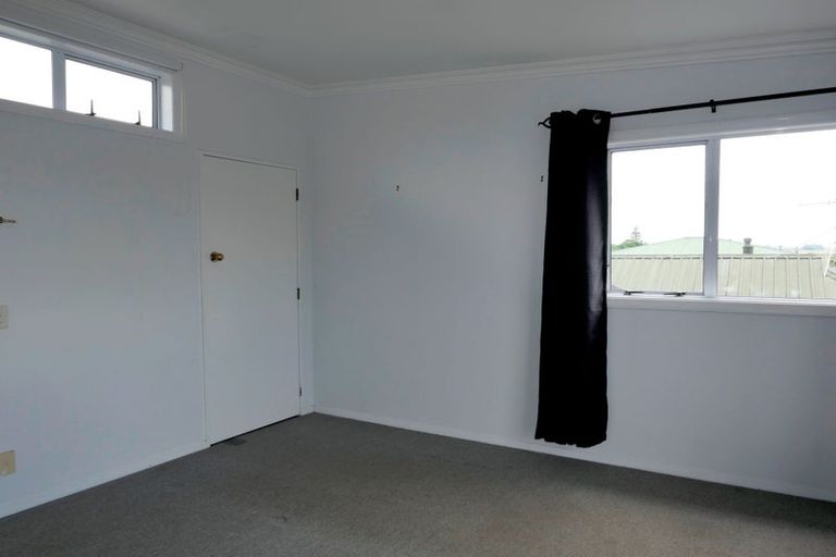 Photo of property in 166 Queen Street West, Levin, 5510