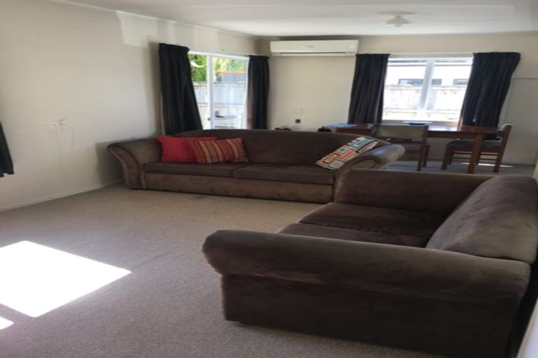 Photo of property in 9a Rawene Street, Waikanae, 5036