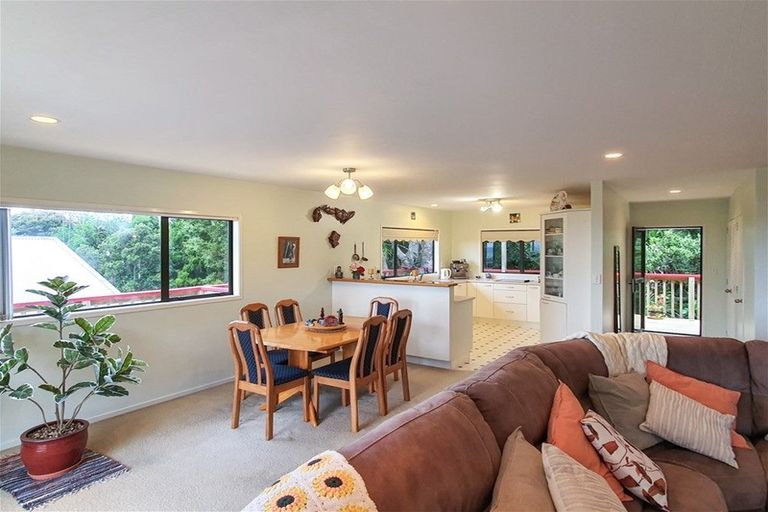 Photo of property in 98 Te Haumi Drive, Paihia, 0200