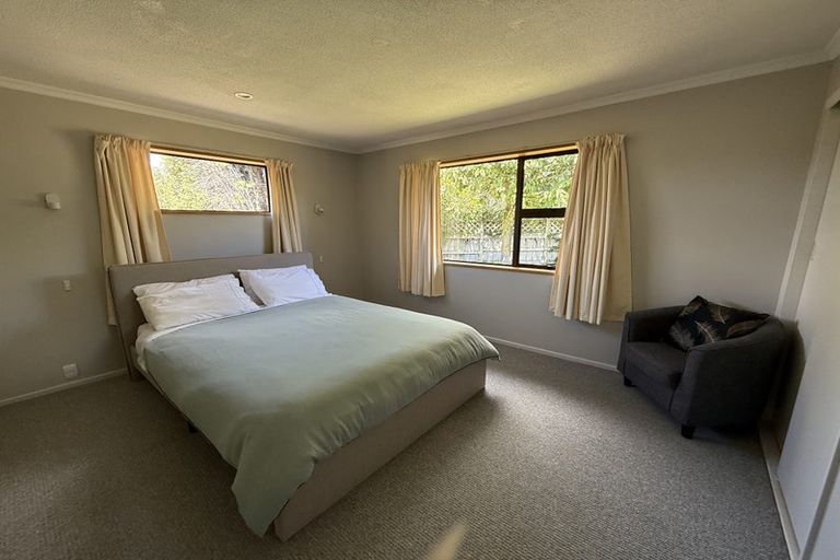Photo of property in 16 Kuri Place, Wanaka, 9305