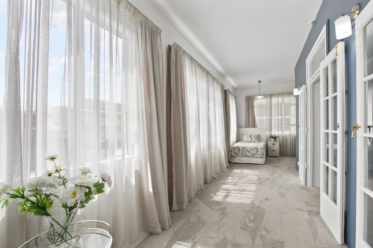 Photo of property in Devonport Apartments, 22/127 Saint Aubyn Street, New Plymouth, 4310