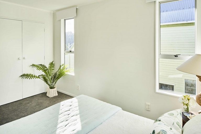 Photo of property in 4 Ensign Lane, Whitby, Porirua, 5024