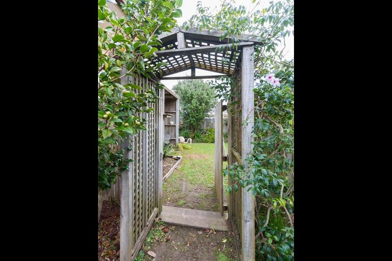 Photo of property in 41a Springs Road, Parakai, 0830