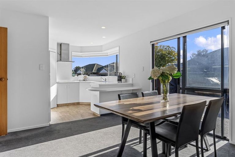 Photo of property in 1/14 Innisfree Place, Northwood, Christchurch, 8051