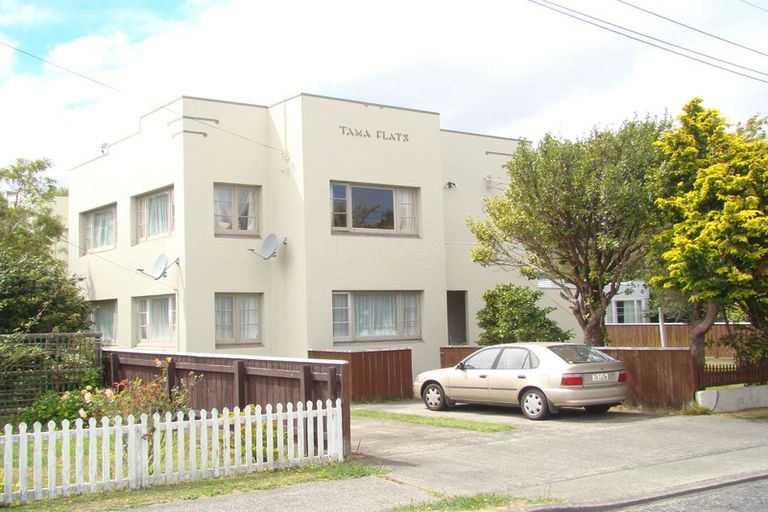 Photo of property in 2/4 Tama Street, Alicetown, Lower Hutt, 5010