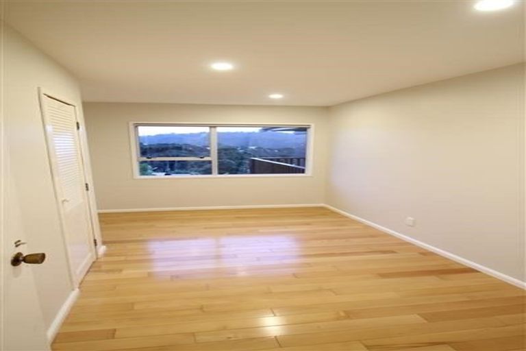 Photo of property in 40 Morriggia Place, Bayview, Auckland, 0629