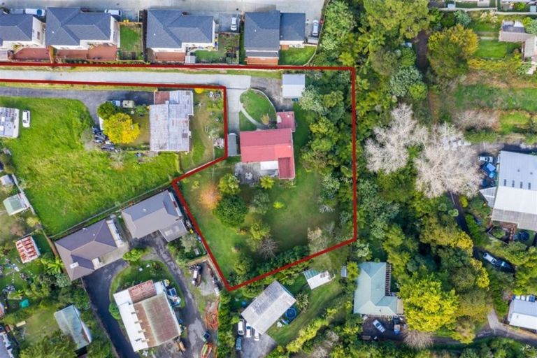 Photo of property in 35 Sunnyside Road, Sunnyvale, Auckland, 0612