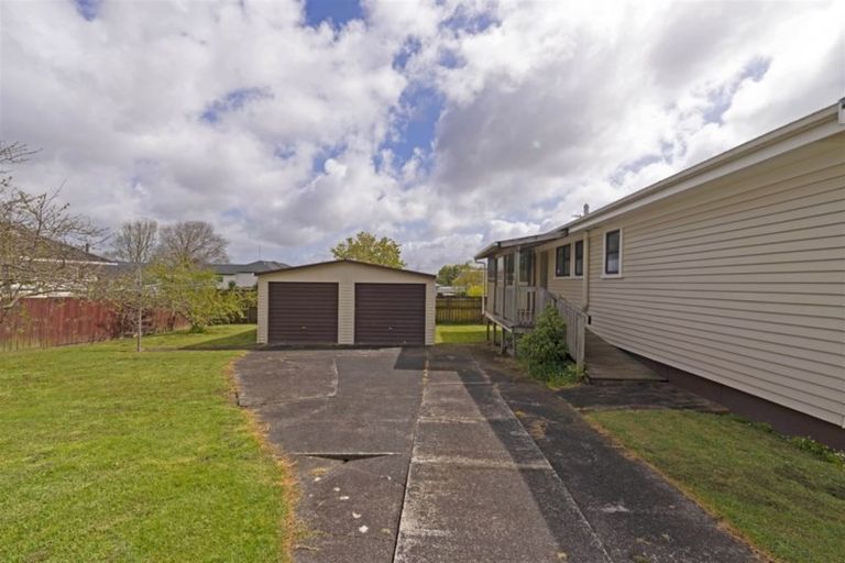 Photo of property in 86 Flanshaw Road, Te Atatu South, Auckland, 0610