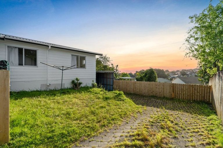 Photo of property in 23 Everglade Drive, Goodwood Heights, Auckland, 2105