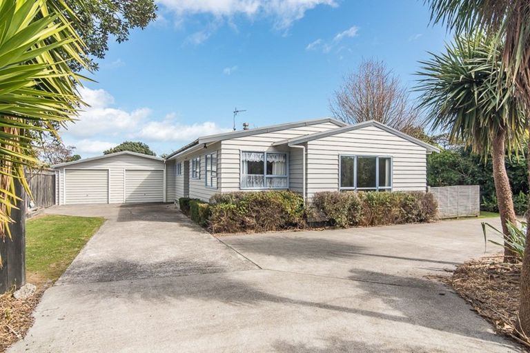 Photo of property in 320 Te Moana Road, Waikanae, 5036