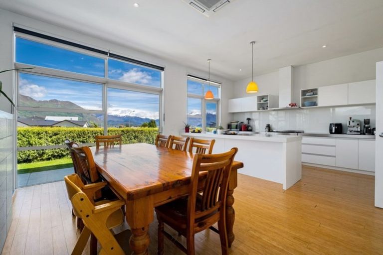 Photo of property in 10 Mcleod Avenue, Wanaka, 9305