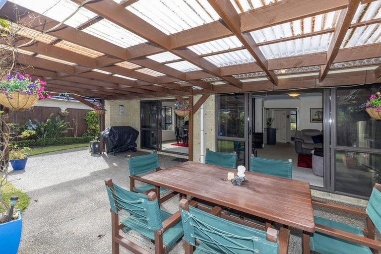 Photo of property in 196 Milne Drive, Paraparaumu, 5032