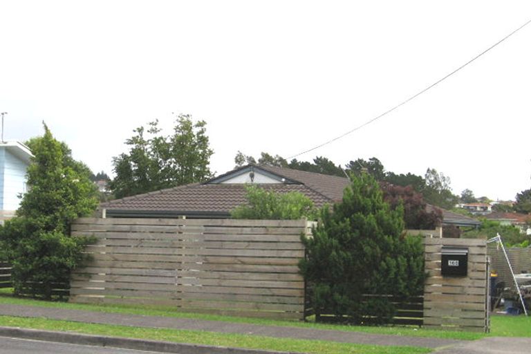 Photo of property in 160 Colwill Road, Massey, Auckland, 0614