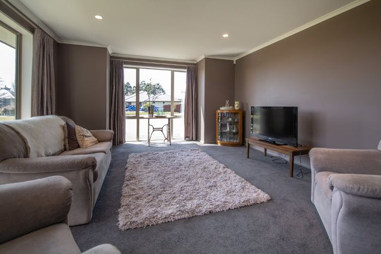 Photo of property in 11d Cameron Crescent, Rolleston, 7614