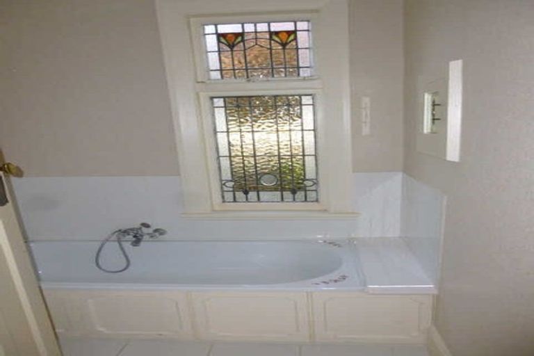 Photo of property in 34 Straven Road, Riccarton, Christchurch, 8011