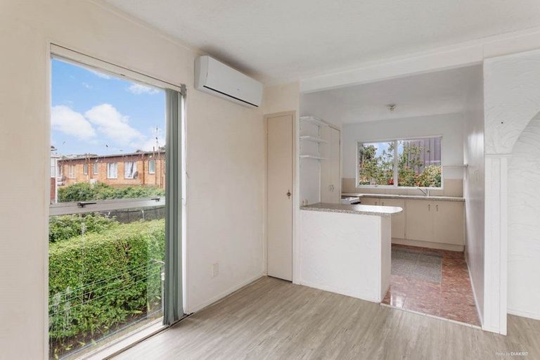 Photo of property in 10/41 Anzac Road, Browns Bay, Auckland, 0630