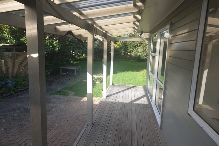 Photo of property in 8 River Road, Te Atatu Peninsula, Auckland, 0610
