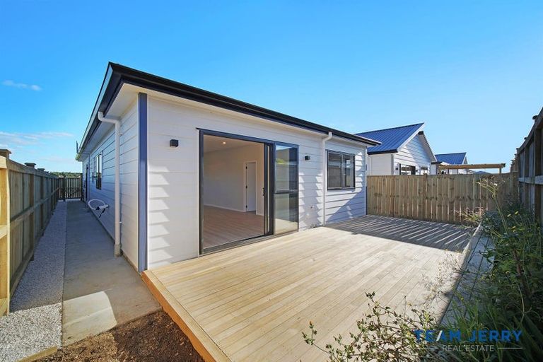 Photo of property in 43 Tributary Parade, Karaka, Papakura, 2113