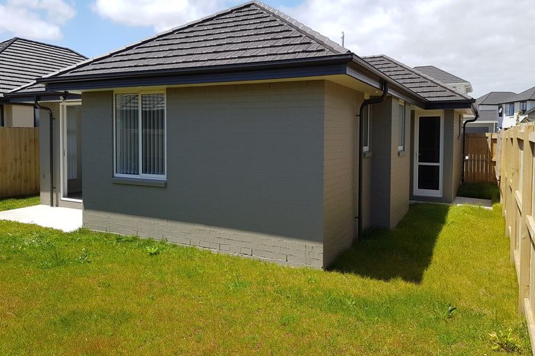 Photo of property in 8 Ketu Way, Takanini, 2112