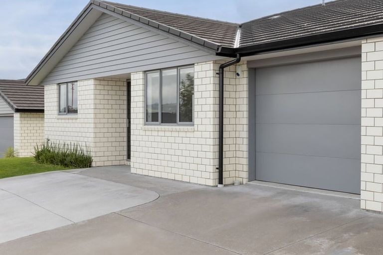 Photo of property in Waterview Estate, 5/4 Greystone Place, Omokoroa, 3114