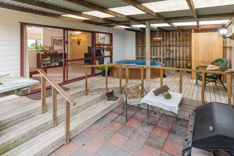 Photo of property in 41a Springs Road, Parakai, 0830