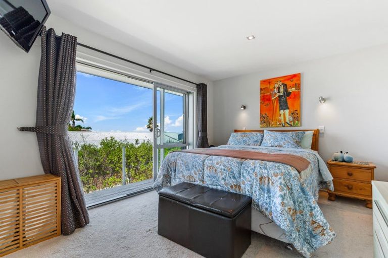 Photo of property in 1/20 Knights Road, Rothesay Bay, Auckland, 0630