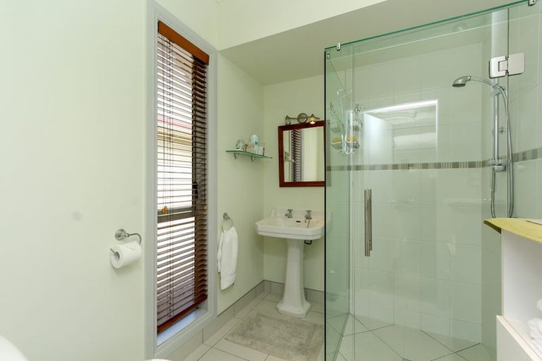 Photo of property in 333 Upland Road, Tarurutangi, New Plymouth, 4372