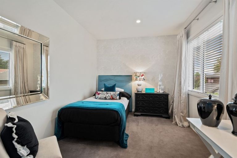 Photo of property in 2/24 Thornycroft Street, Fendalton, Christchurch, 8052