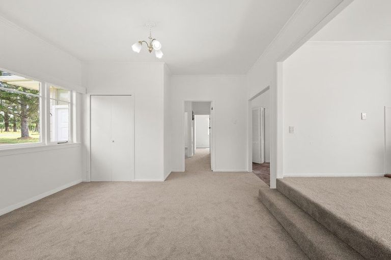 Photo of property in 38 Farrand Road, Kumeu, 0891