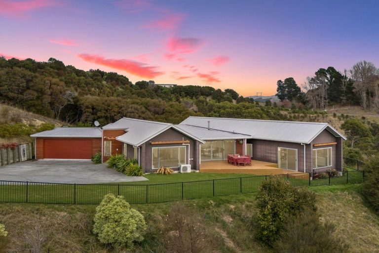 Photo of property in 19 Esk View Road, Eskdale, Napier, 4182