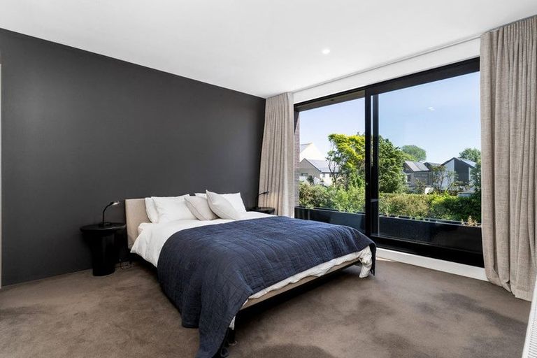 Photo of property in 9 Hewitts Road, Merivale, Christchurch, 8014