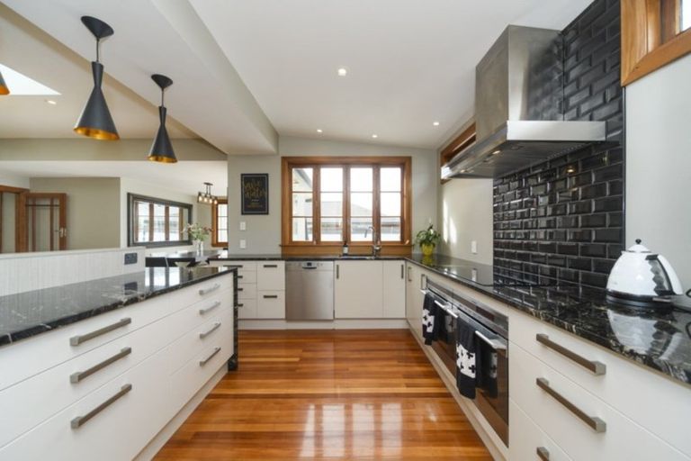 Photo of property in 73 Rangitane Street, Palmerston North, 4414