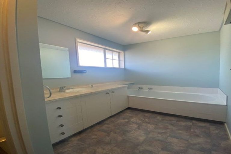 Photo of property in 24 Corfe Street, Ilam, Christchurch, 8041