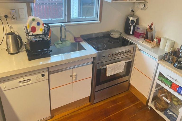 Photo of property in 211 Omata Road, Spotswood, New Plymouth, 4310