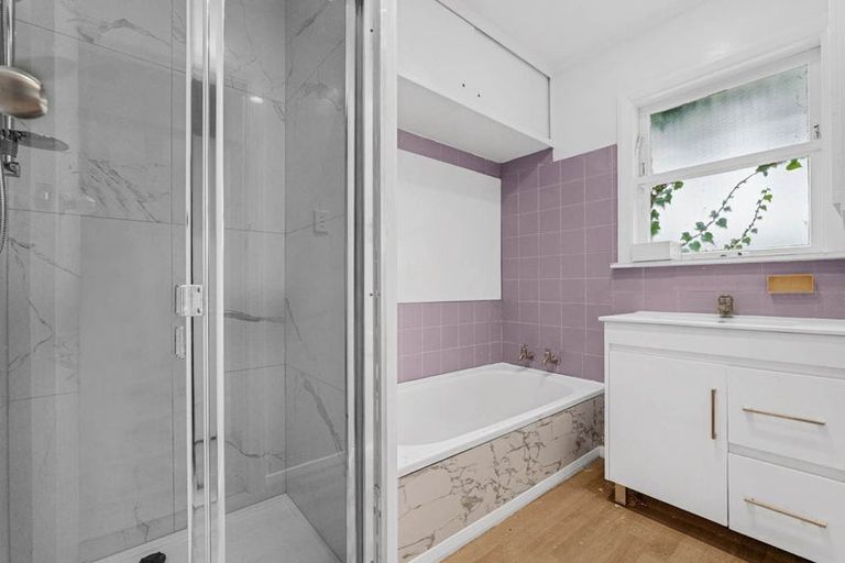 Photo of property in 28 Ellen Street, Manurewa East, Auckland, 2102