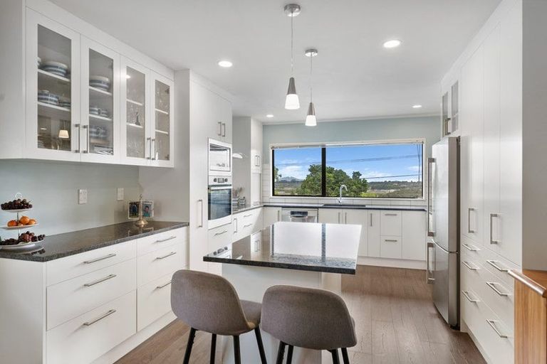 Photo of property in 2 Amokura Street, Waikanae, 5036