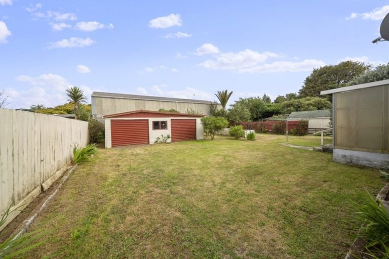 Photo of property in 16 Hinau Street, Inglewood, 4330