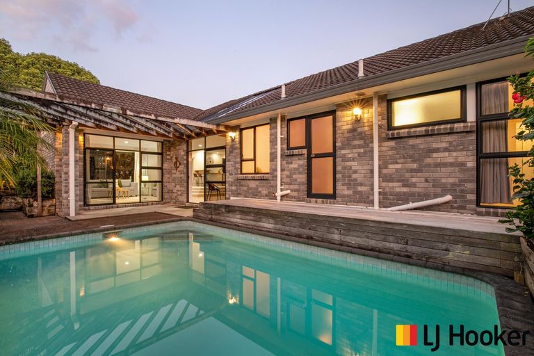 Photo of property in 168 Walter Strevens Drive, Conifer Grove, Takanini, 2112